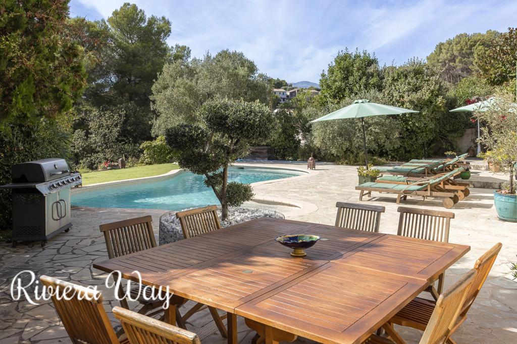 Villa in La Gaude, photo #2, listing #104429052