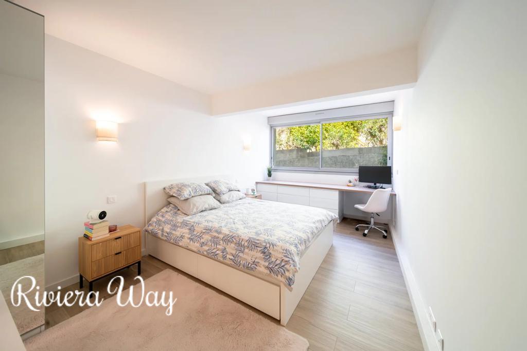 4 room apartment in Le Cannet, photo #8, listing #106185282
