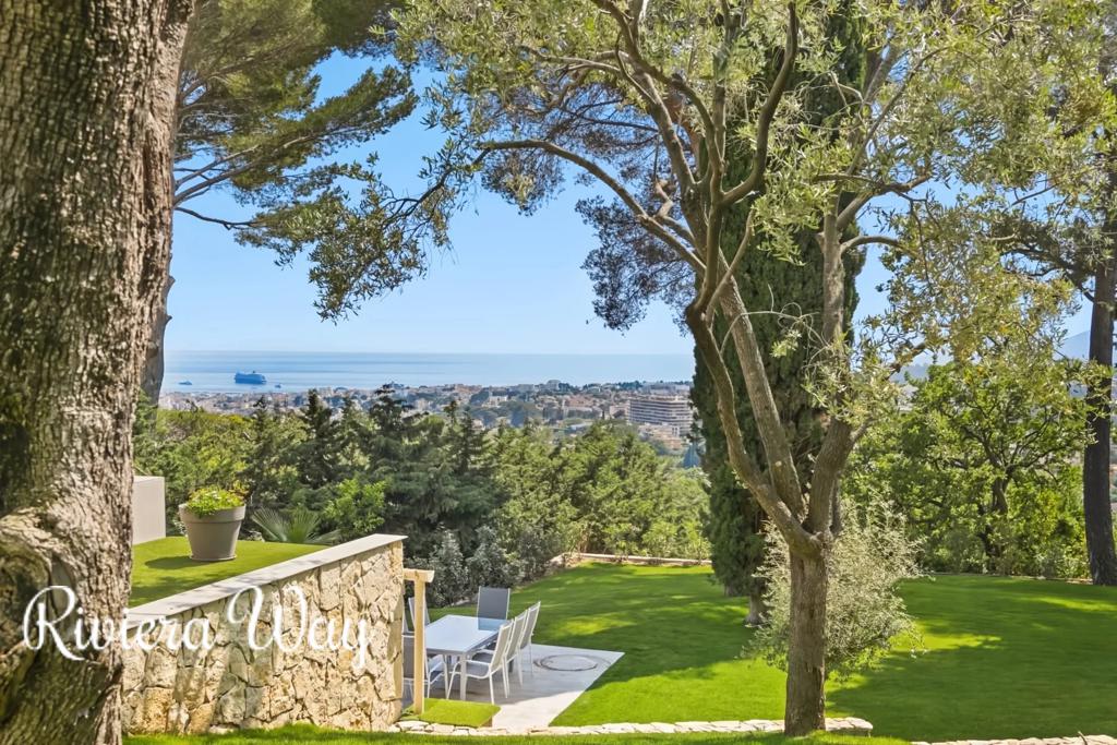 8 room villa in Mougins, photo #3, listing #101622948