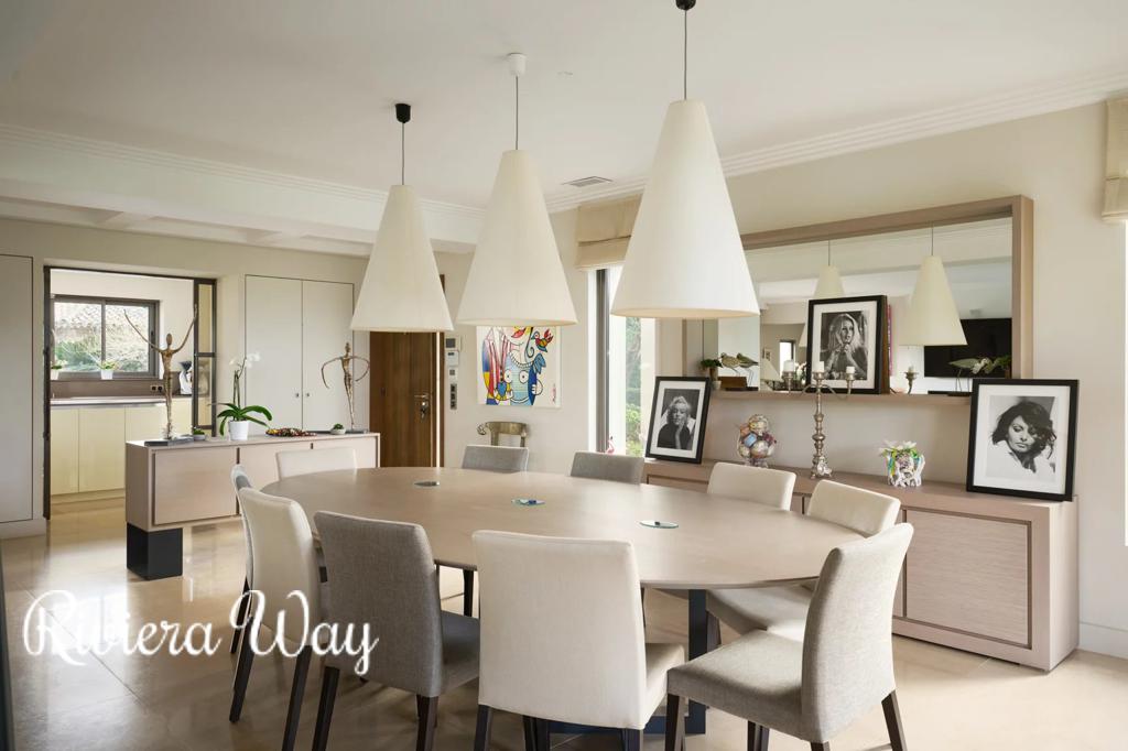 8 room villa in Saint-Tropez, photo #9, listing #106013628