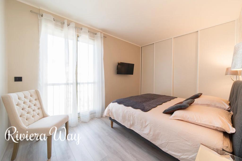 3 room apartment in Cannes, photo #10, listing #106147230