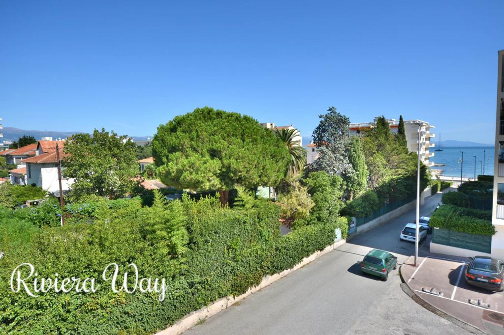 3 room apartment in Antibes, photo #4, listing #100453500