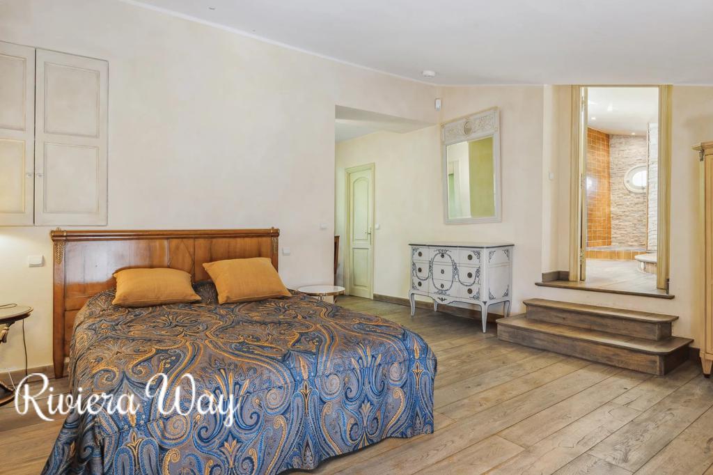 13 room villa in Grasse, photo #8, listing #100615746