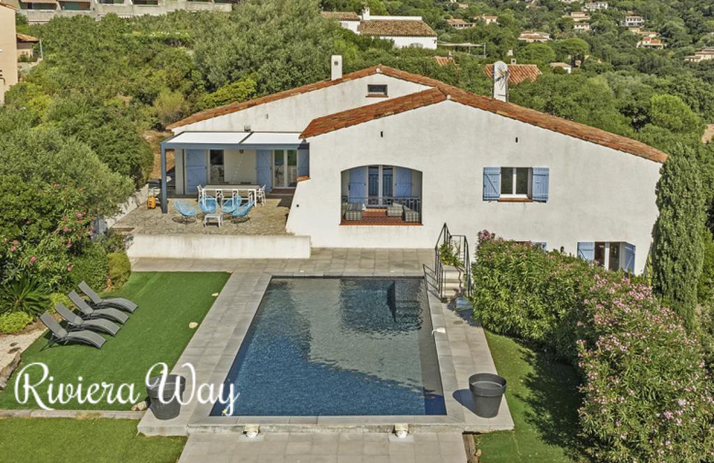 Villa in Cavalaire-sur-Mer, photo #8, listing #103906362