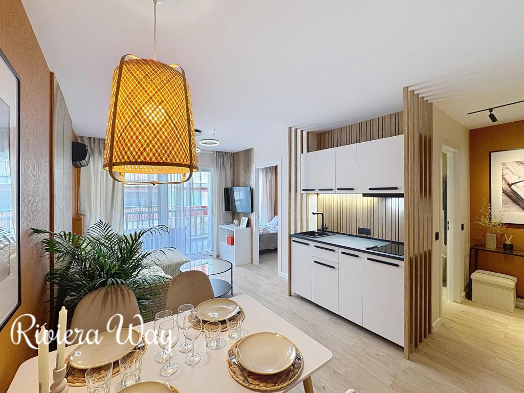 2 room apartment in Cannes, photo #1, listing #104759634