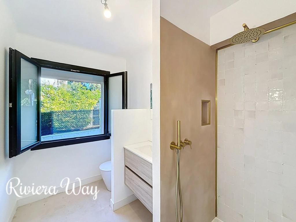 5 room villa in Cap d'Antibes, photo #8, listing #104214138