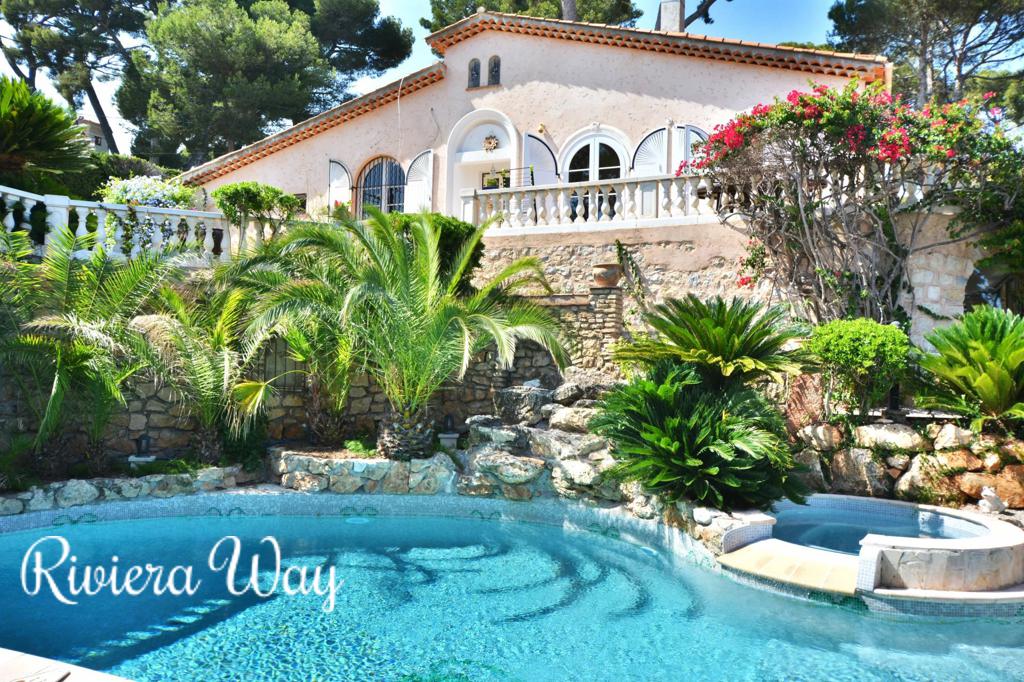 7 room villa in Cap d'Antibes, photo #9, listing #95496828