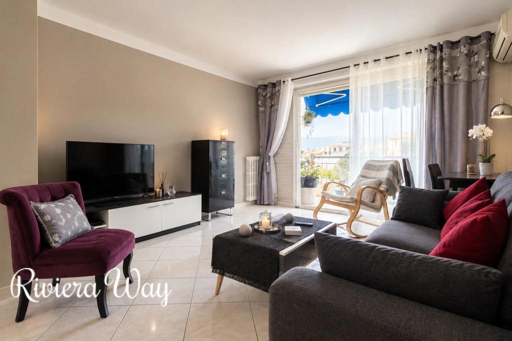 3 room apartment in Nice, photo #3, listing #107206428