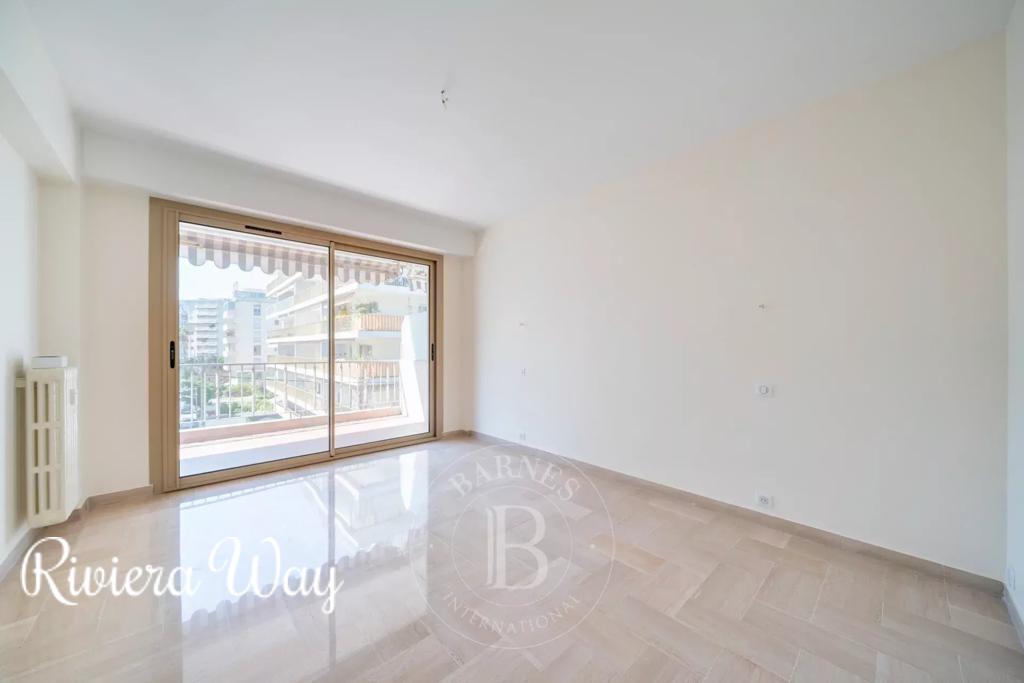 3 room apartment in Cannes, photo #3, listing #100673370