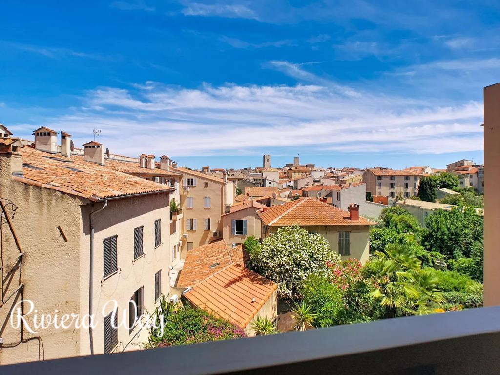 Apartment in Antibes, photo #1, listing #106563282