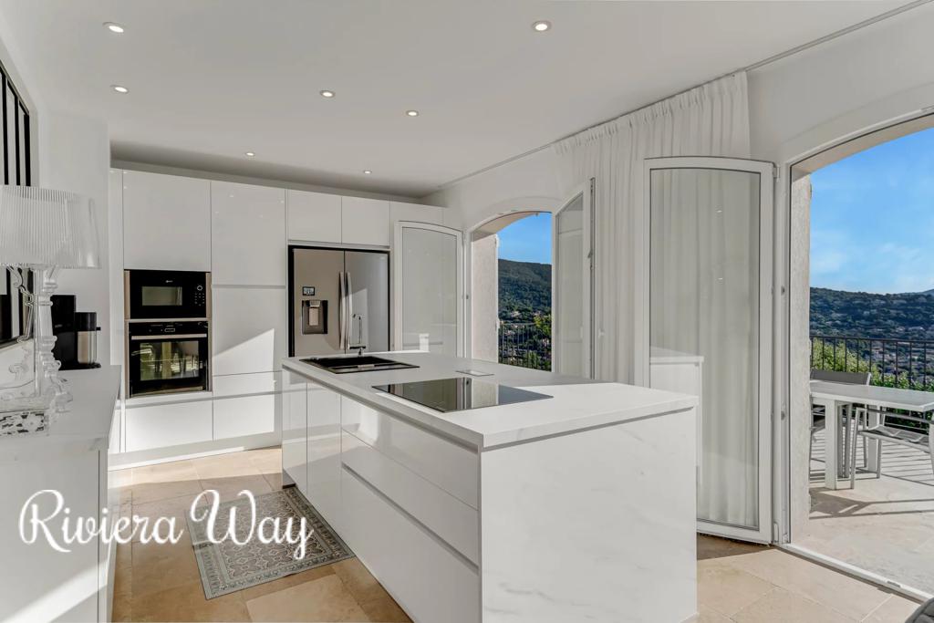 5 room villa in Cavalaire-sur-Mer, photo #9, listing #106287384