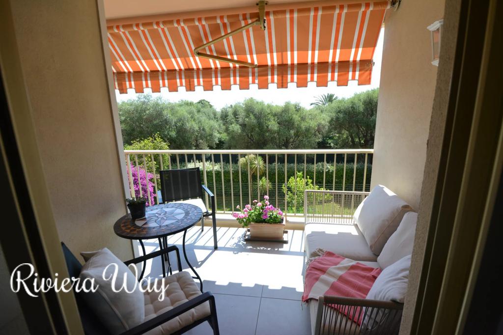 2 room apartment in Antibes, photo #4, listing #106563240