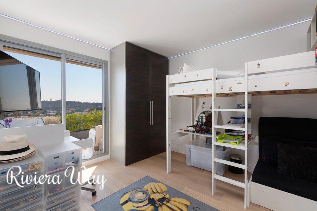 4 room apartment in Juan-les-Pins, photo #4, listing #78855546