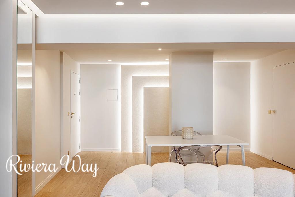 4 room apartment in Juan-les-Pins, photo #2, listing #103787922