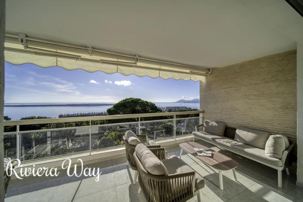 3 room apartment in Cannes, photo #8, listing #105153258