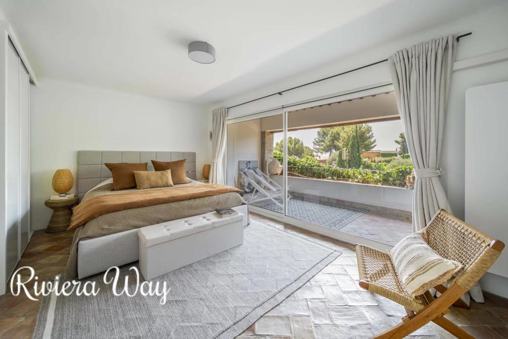 5 room villa in Mougins, photo #3, listing #80483970