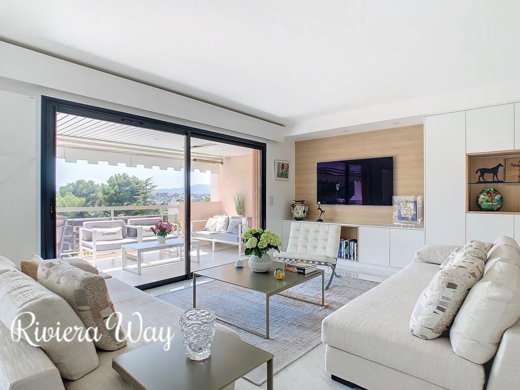 4 room apartment in Le Cannet, photo #9, listing #103040574