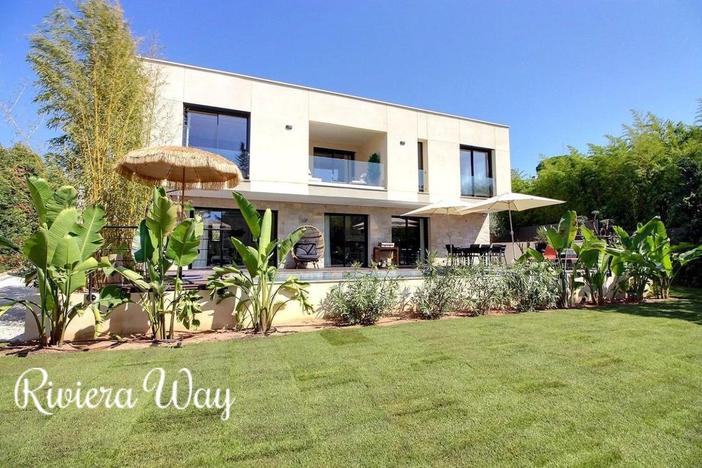 8 room villa in Mougins, photo #7, listing #101508708