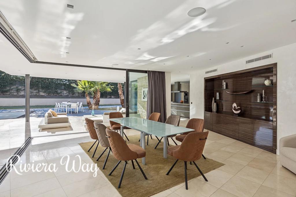 10 room villa in Fayence, photo #2, listing #101597832