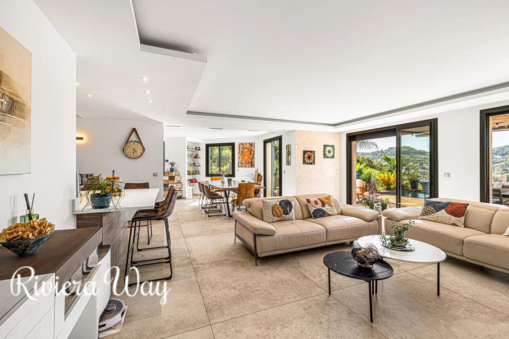 8 room villa in Vallauris, photo #10, listing #107055396