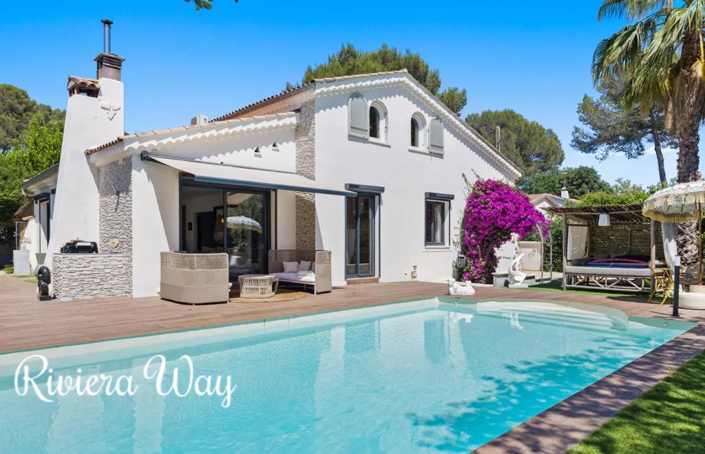 5 room villa in Mougins, photo #3, listing #106436946
