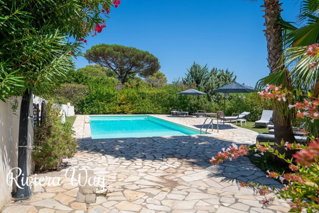 7 room villa in La Croix-Valmer, photo #3, listing #106371258