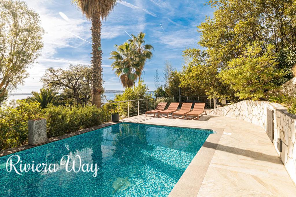 7 room villa in Cannes, photo #2, listing #105688002
