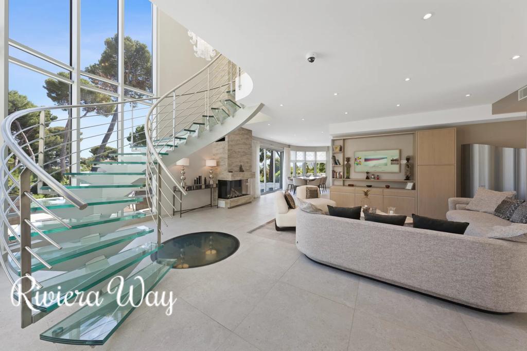 10 room villa in Antibes, photo #8, listing #105357504
