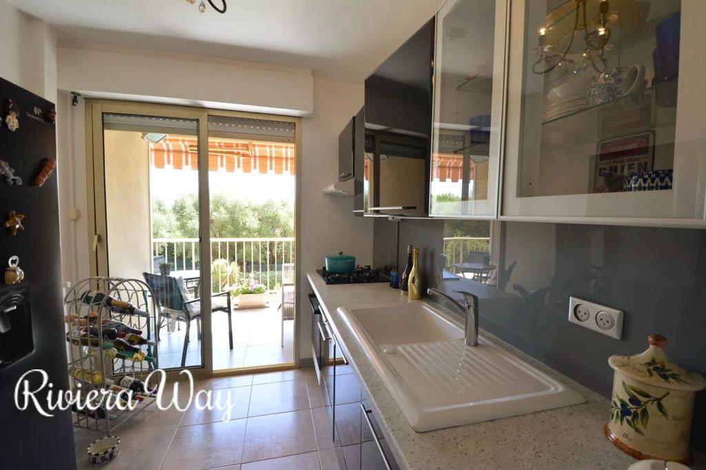 2 room apartment in Antibes, photo #6, listing #106563240