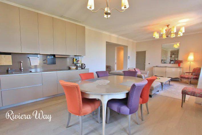 Apartment in Antibes, 124 m², photo #4, listing #103197276