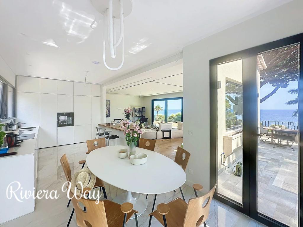 7 room villa in Cannes, photo #5, listing #104282556
