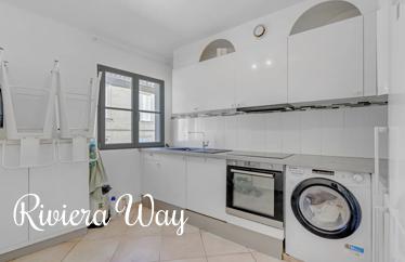 5 room apartment in Saint-Tropez, 68 m²