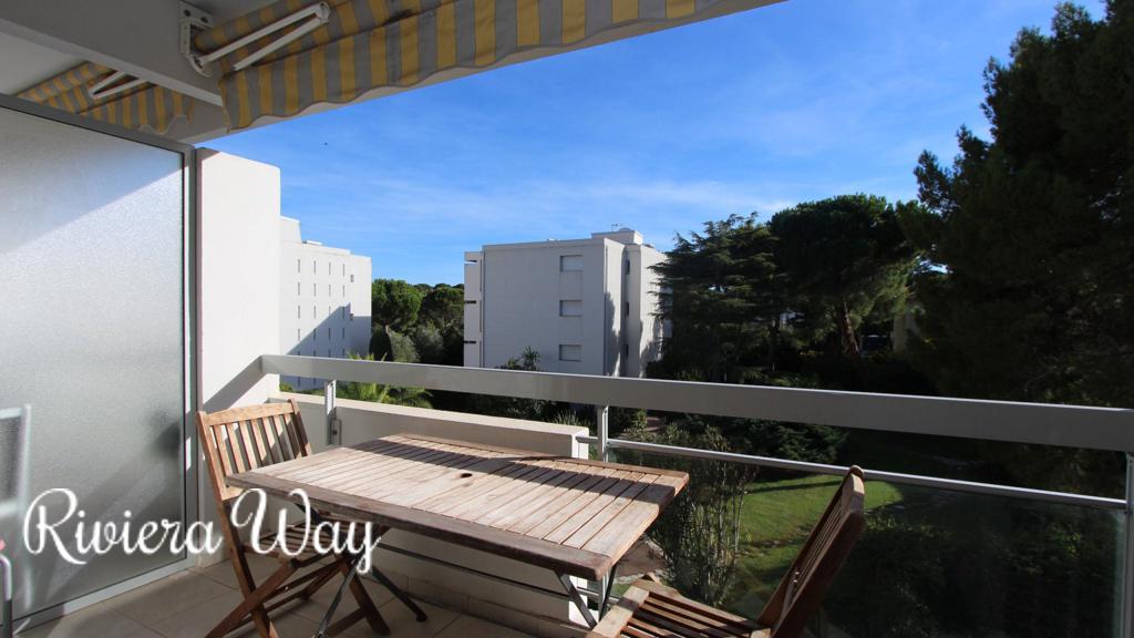 2 room apartment in Cap d'Antibes, photo #1, listing #79079868