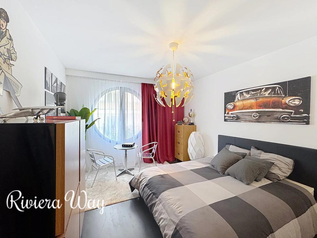 6 room apartment in Antibes, photo #2, listing #102863544