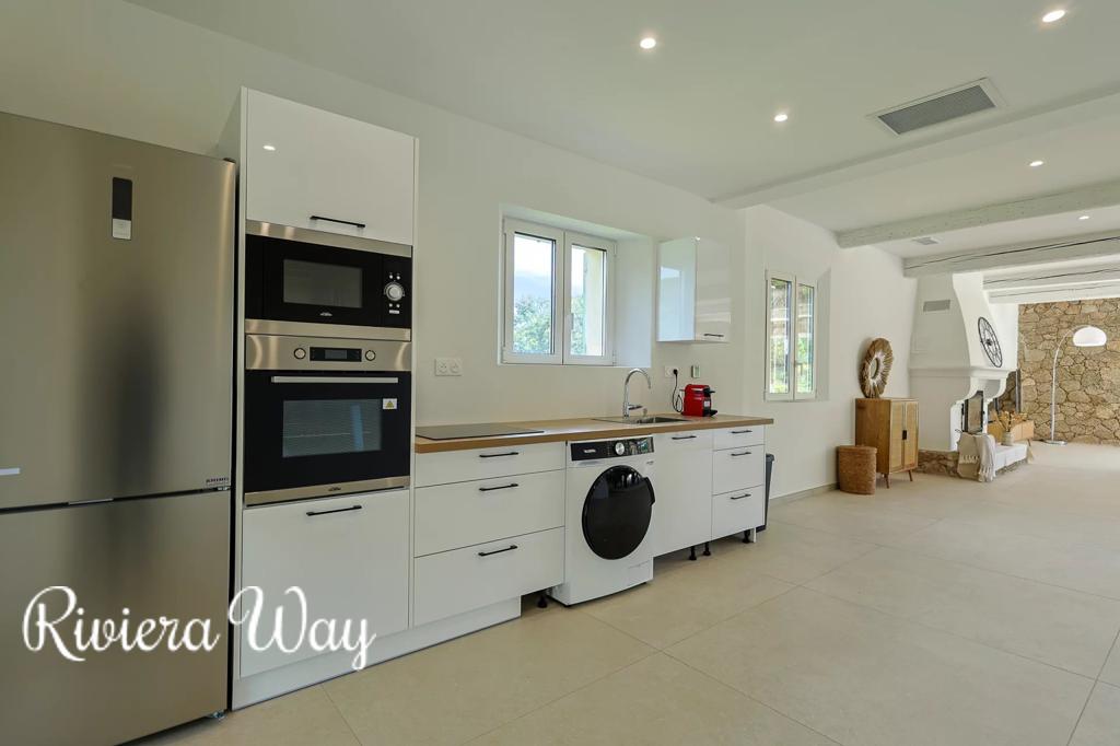 5 room villa in Le Plan-de-la-Tour, photo #8, listing #107177364