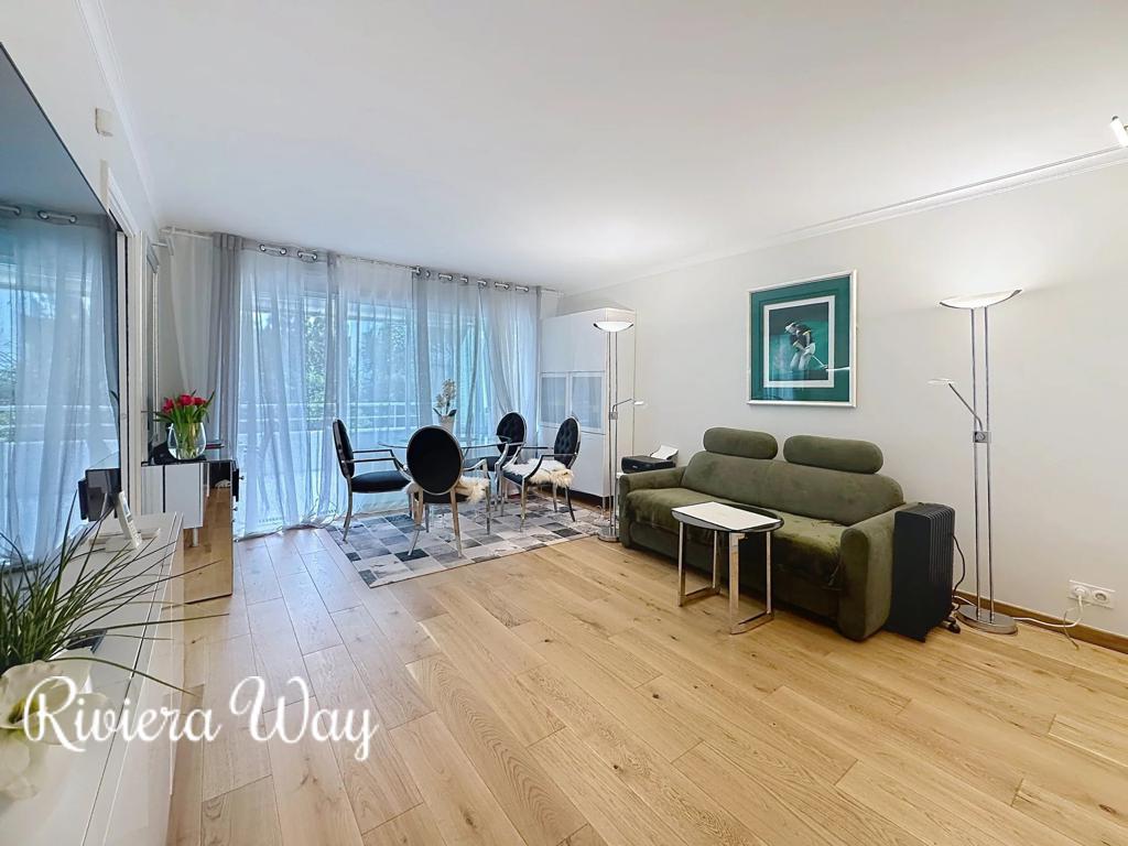 2 room apartment in Antibes, photo #3, listing #106188726