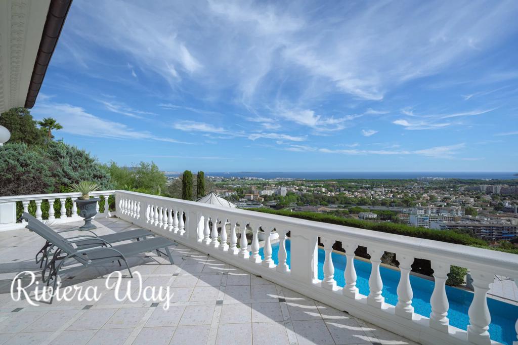 8 room villa in Mandelieu-la-Napoule, photo #1, listing #104510742