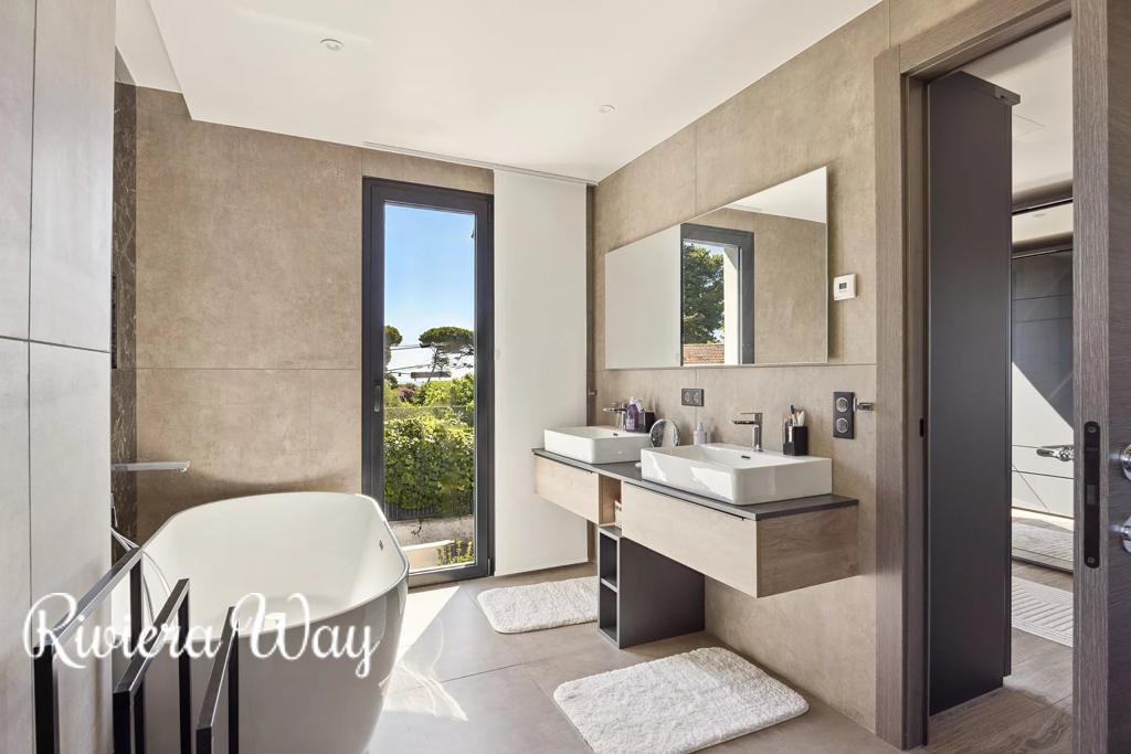 7 room villa in Cap d'Antibes, photo #10, listing #103755792