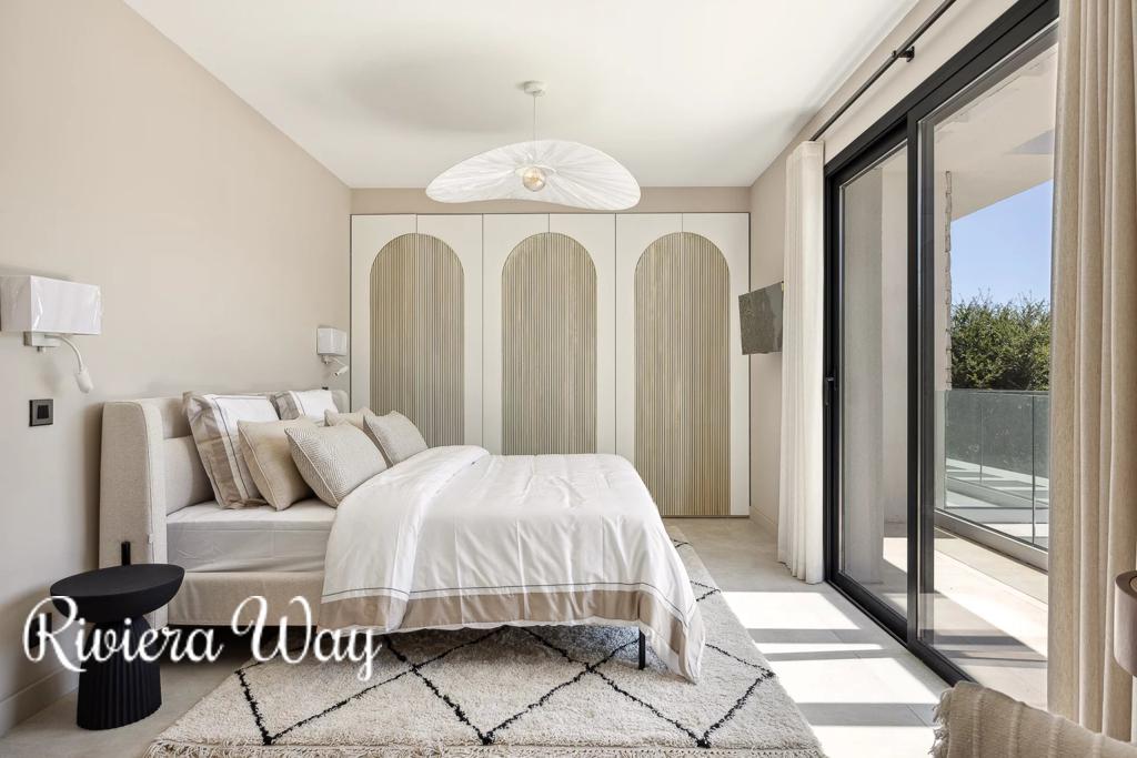 5 room villa in Mougins, photo #8, listing #100117794