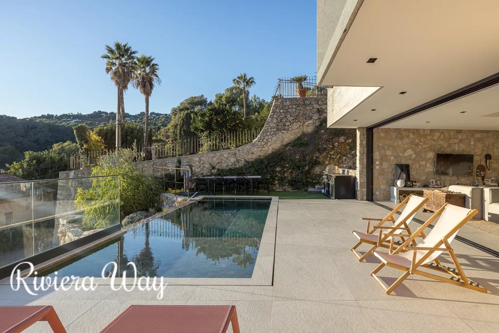 5 room villa in Saint-Paul-de-Vence, photo #1, listing #98726796