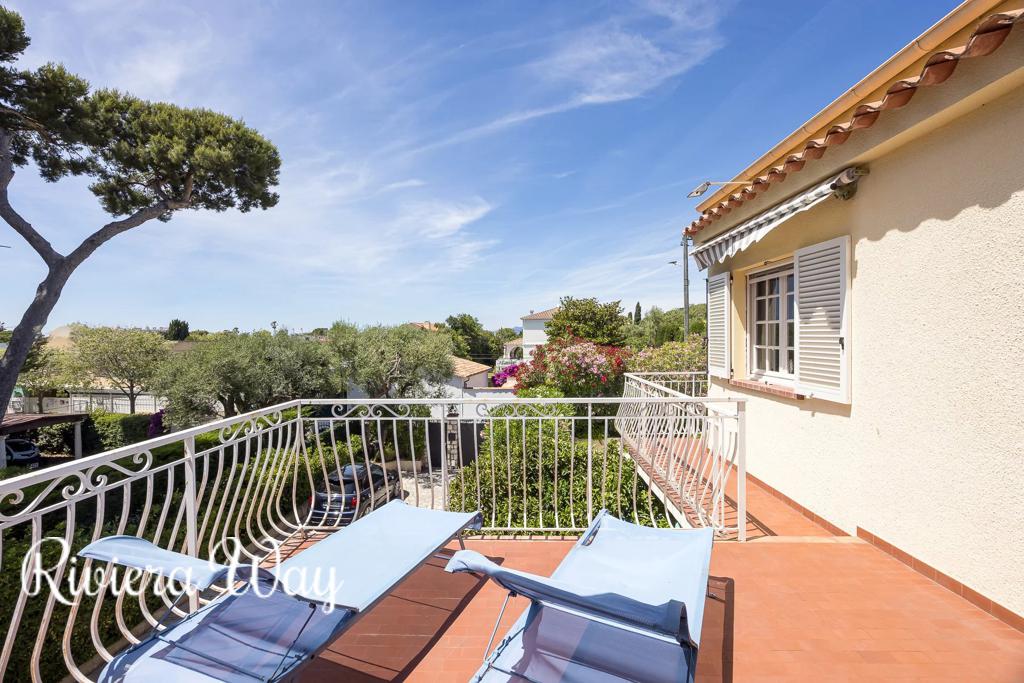 5 room villa in Antibes, photo #9, listing #106488732