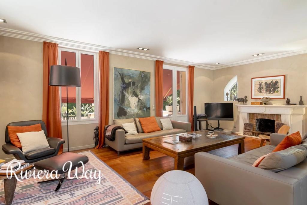 7 room villa in Le Cannet, photo #3, listing #103435668