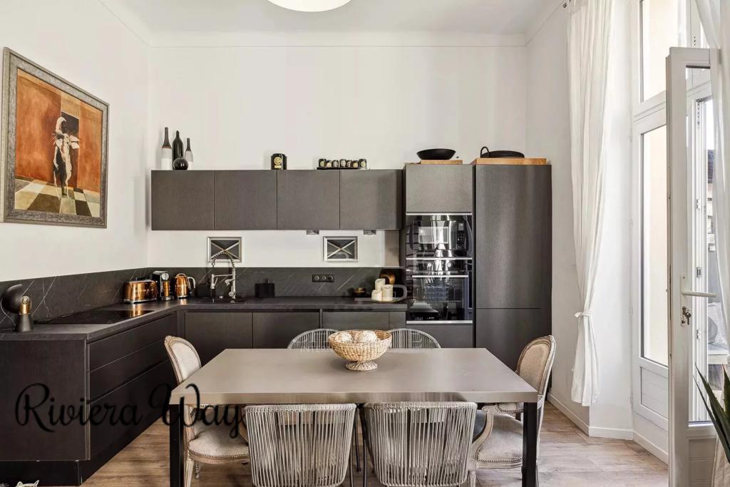 Apartment in Cannes, photo #6, listing #103112940