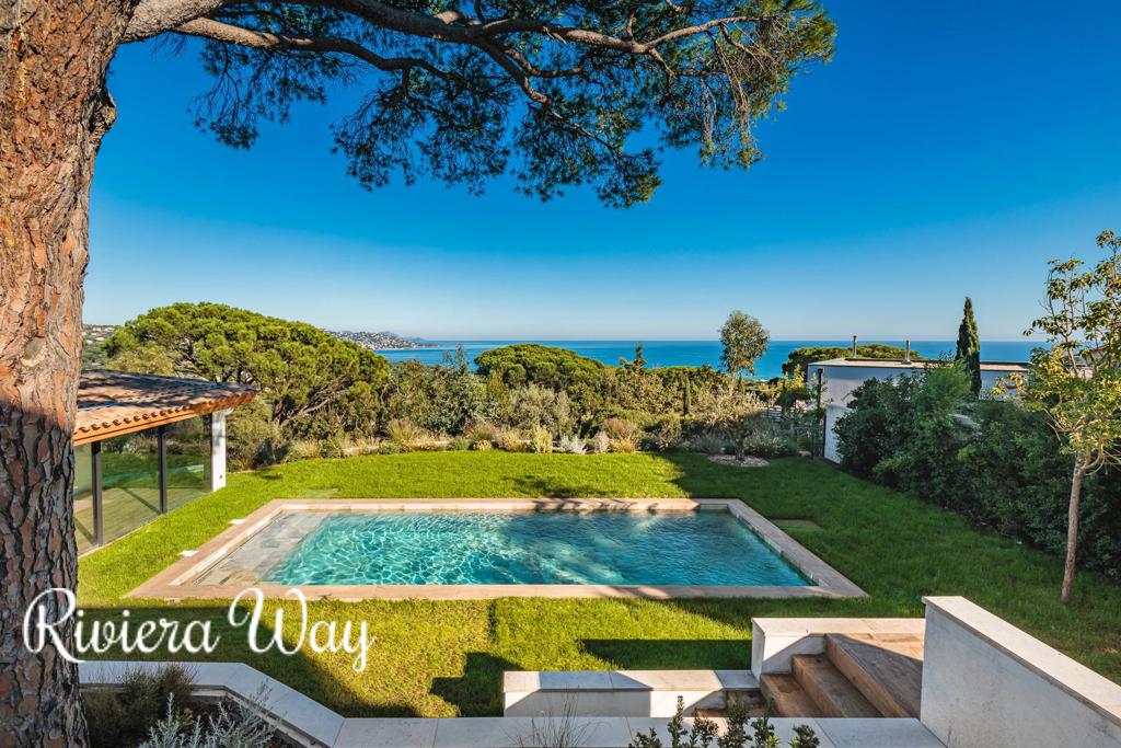 6 room villa in Sainte-Maxime, photo #2, listing #104479914