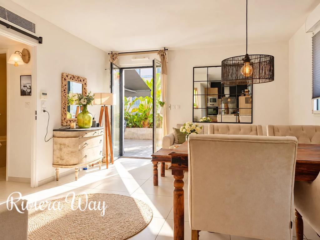 2 room apartment in Cannes, photo #3, listing #107151576