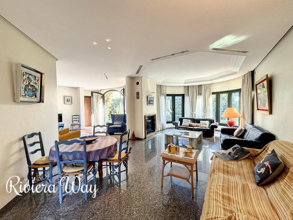 5 room villa in Cap d'Antibes, photo #1, listing #95835768