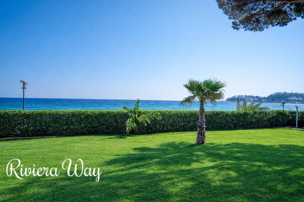 3 room apartment in Cavalaire-sur-Mer, photo #1, listing #105900564