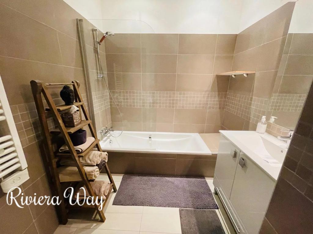 2 room apartment in Cannes, photo #3, listing #104396166