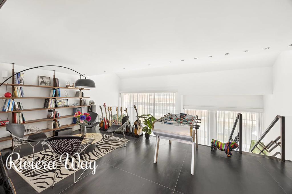 5 room apartment in Antibes, photo #9, listing #106990506