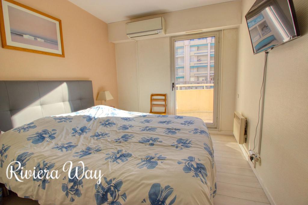 3 room apartment in Juan-les-Pins, photo #7, listing #83425524